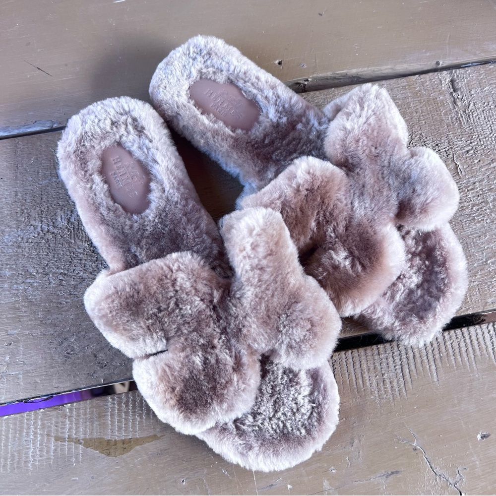 Hermes fuzzy Tan Slippers 41